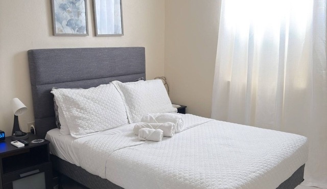 Studio in town w/peaceful and private area - Pet-Friendly