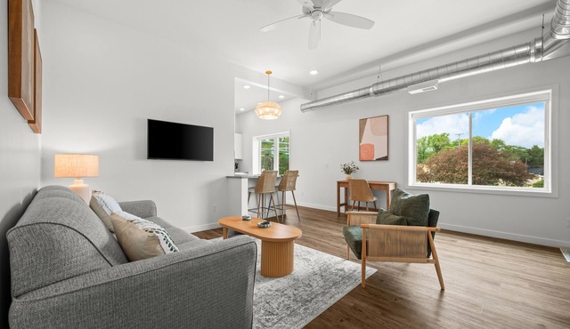 Studio King - Freshwater Inn - Bridgman, MI - Unit 4