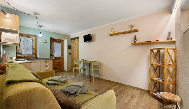 Studio 'Les Fleurs' with Wi-Fi