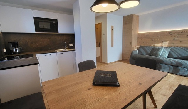 Studio 'Meran' with Mountain View, Shared Terrace and Wi-Fi