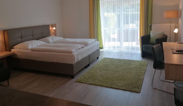 Studio mit 1 Schlafraum , Bad, WC, Terrasse - Gästehaus Karl August