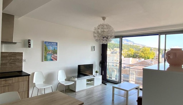 Studio moderne et lumineux centre ville Aix les Bains