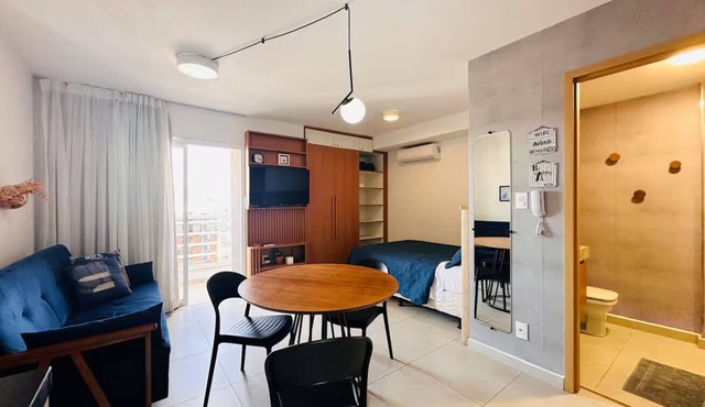 Studio no Centro com Academia, Piscina e Varanda