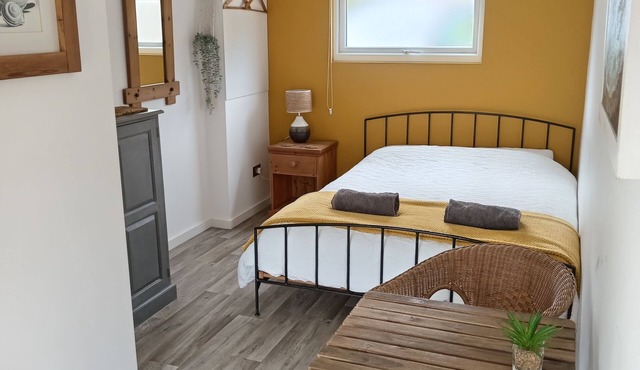 Studio @ No28 Peaceful Garden Annexe with sauna