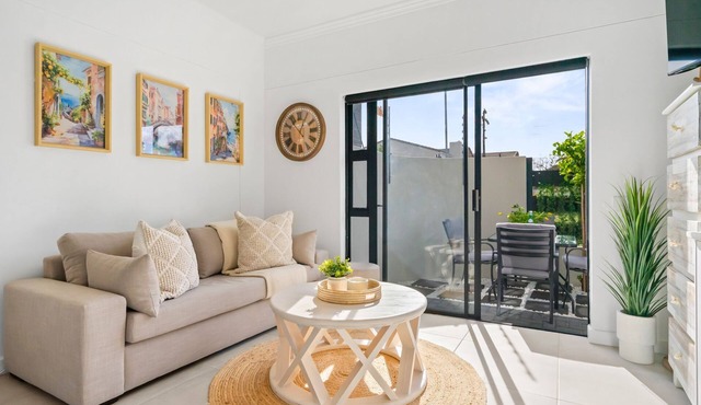 Studio on North - Studio Apartment, Sleeps 2