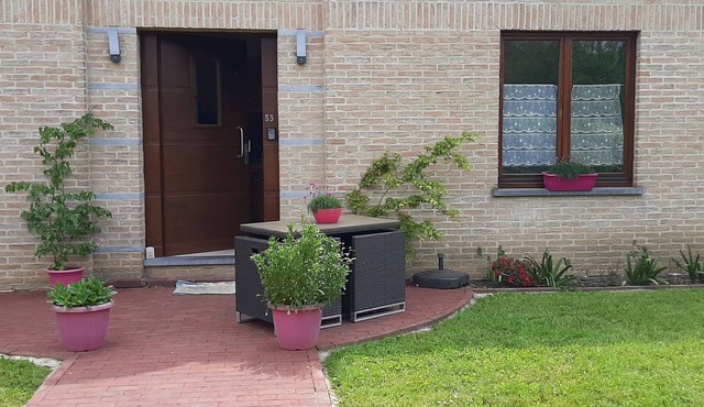 Studio on the ground floor - entrance parking garden private terrace