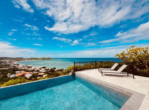 Studio Panoramic vue mer époustouflante et piscine à débordement