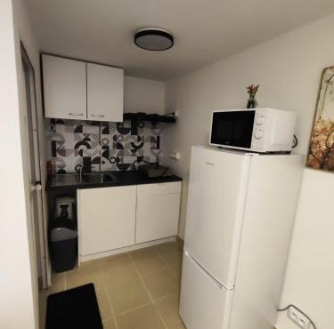 Studio plain-pied entrée privée et parking gratuit