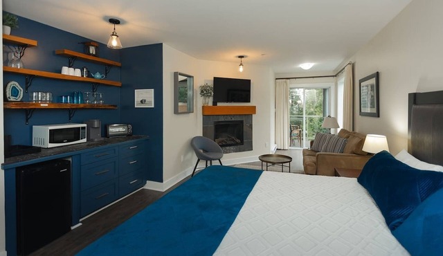 Studio, Pool, Beach, BBQ & Kayaks/Paddleboards