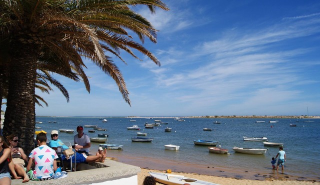 Studio! Private pool! Garden! Large view a 15-minute walk from the beach!