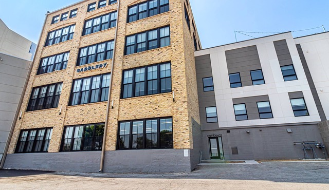 Studio Queen in the heart of downtown.