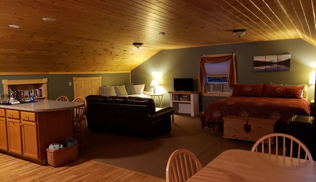 Studio Riverside in Kennebec