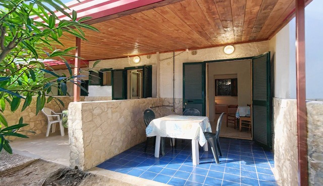 Studio 'Sabbia D'oro 101' with Shared Pool and Wi-Fi