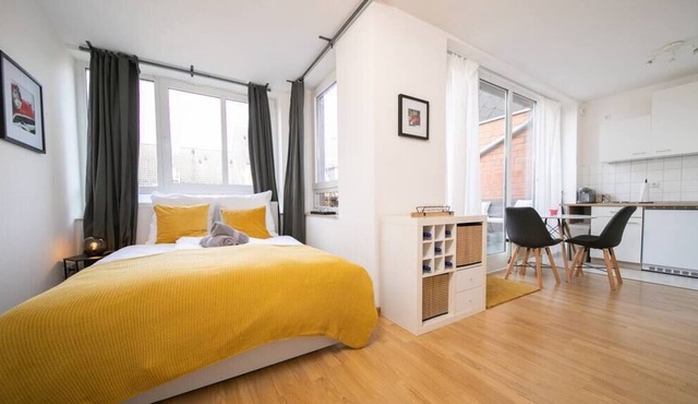 ☆ Studio Shiny | Central | Balcony | Fair | Kitchen