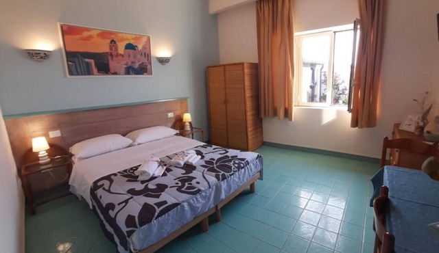 Studio, side sea view, first floor (Gelsomino)