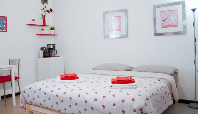 Studio-sleeps 2-aircon-town Centre-free Parking