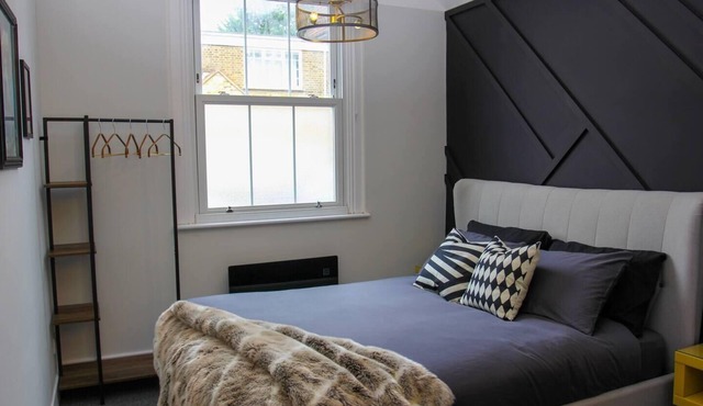 Studio-Sleeps 4-10 min H Potter-17 Min London