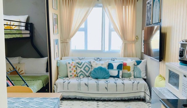 Studio - Sleeps 5 - Parking - Wifi