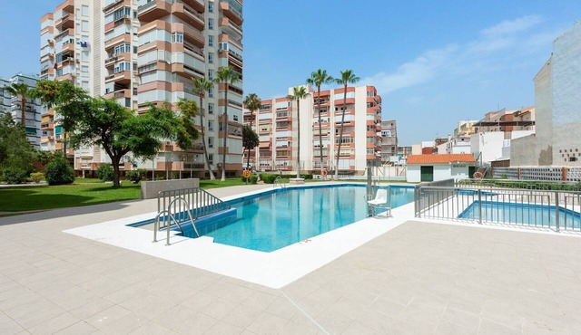 Studio 'Sonia' with Shared Pool, Wi-Fi and Air Conditioning