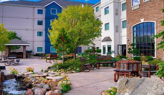 Studio Suite with River Views | Free Breakfast