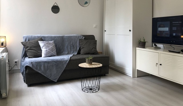Studio - The small courtyard of Versailles 🏠