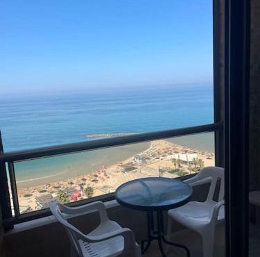 Studio tout confort avec terrasse plage Sironit