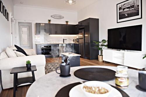 Studio Two Art Deco Escape - 5mins to Geelong CBD