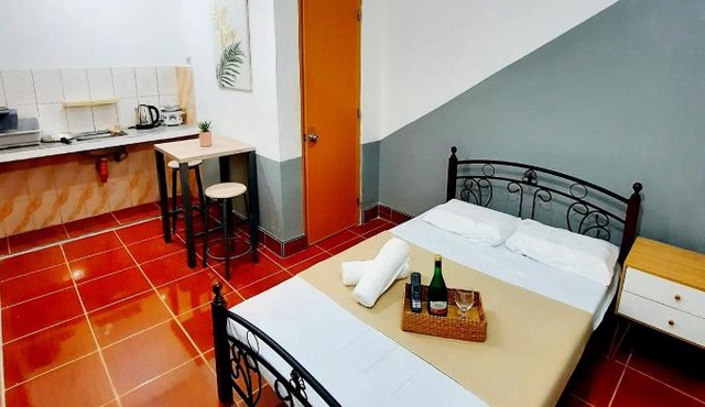 Studio type unit - Host Homes Apitong