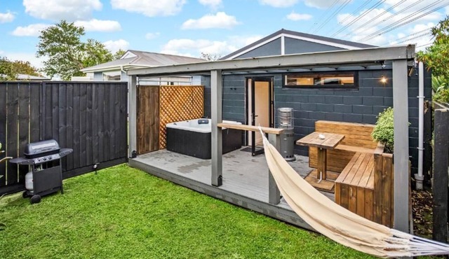 Studio Unit with Spa Bath