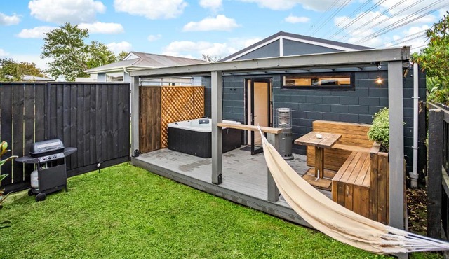 Studio Unit with Spa Bath