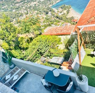 Studio vue mer dans villa moderne