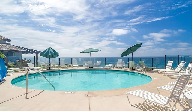 Studio w/Kitchen | Pool | Free Parking | Del Mar Beach Access