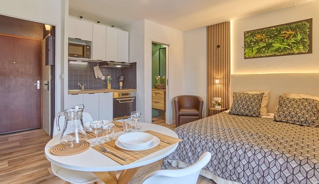 Studio with balcony, parking, pets welcome - 2 guests