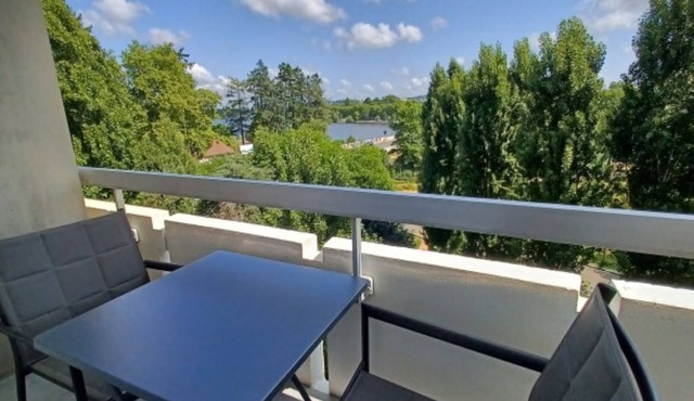 Studio with balcony and superb view