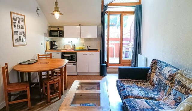 Studio with balcony in central Brides-les-Bains, WiFi and parking