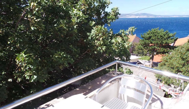 Studio with balcony and sea view near the beach