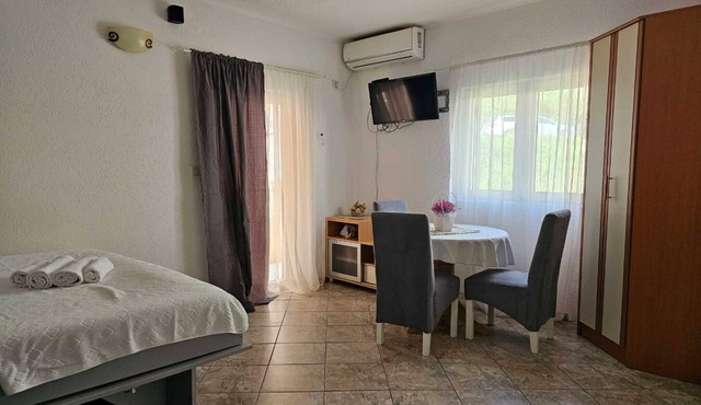 Studio with Balcony - Attic