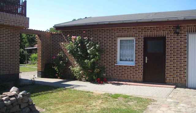 Studio with barbecue facilities in the garden
