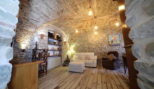 Studio with enclosed garden and wifi at Popolano