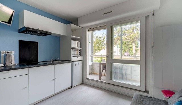 Studio with loggia - 200m from the beach - Parking