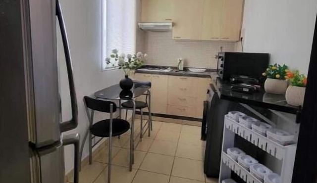 Studio with Free Parking