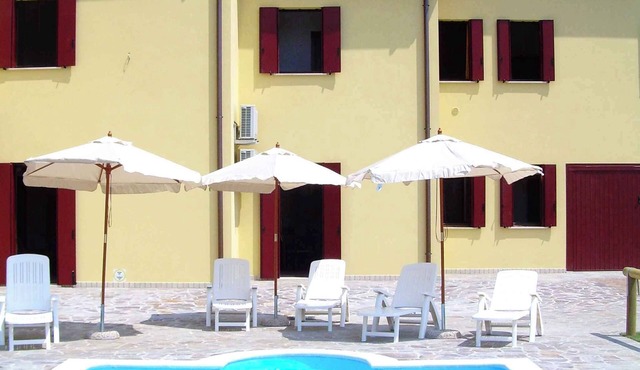 Studio with air conditioning and pool