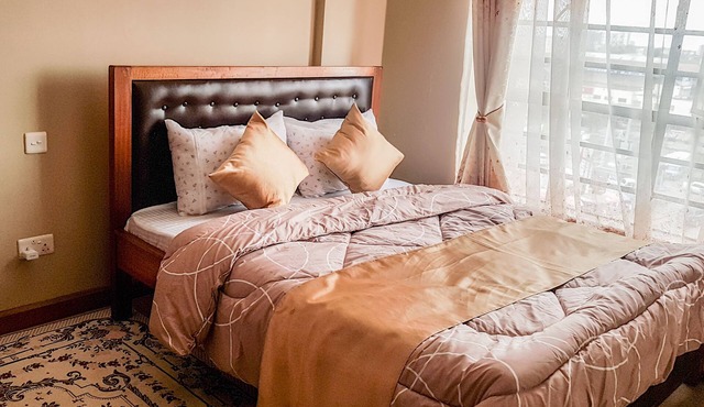 Studio with King Size Bed,Elevator,WIFI&Parking near City, JKIA&Wilson Airport.