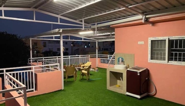 Studio with large patio - only - girls and couple