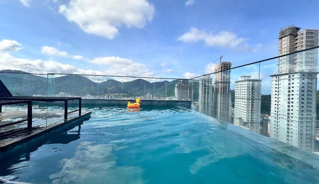 Studio with pool, pool table, gym and sauna