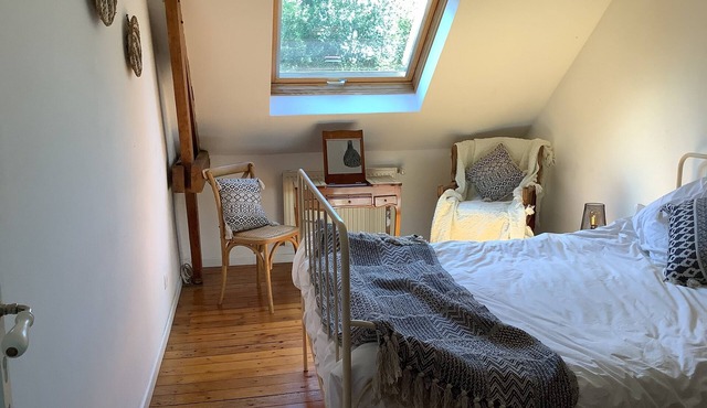 Studio with private bathroom and picnic area