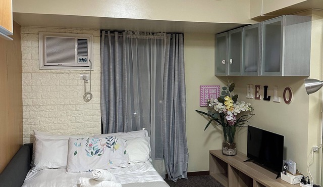 StudioCo - Tagaytay Staycation with AC, WiFi & Netflix access accessible