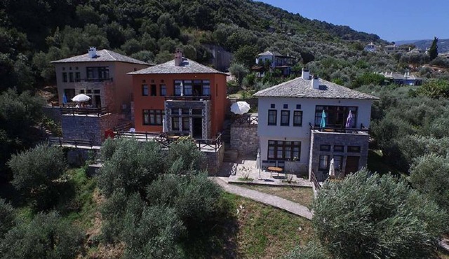 Studios for 3 adults or 2 adults + 2 children with balcony or terrace with panoramic sea view