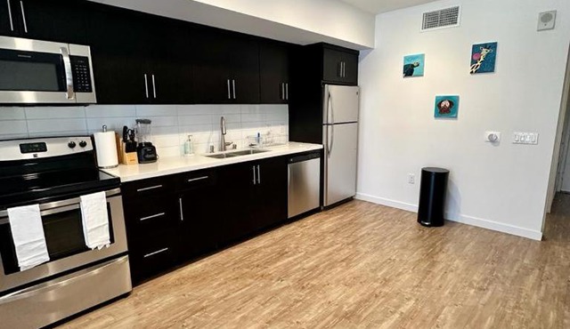Studios Universal 10 min drive FREE parking and WIFI