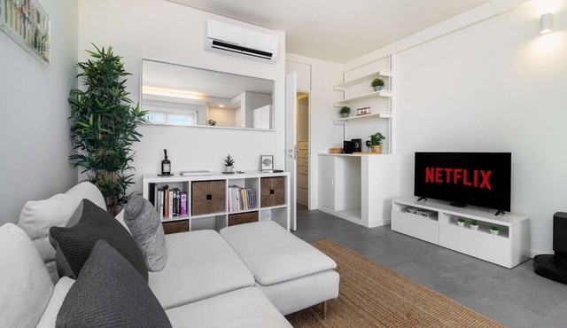 Study & Surf: Carcavelos 1-BED by Beach & Nova SBE